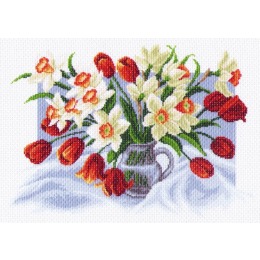 Рисунок на канве "Весенние цветы"